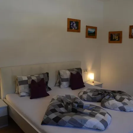 Klein & Fein Apartament *