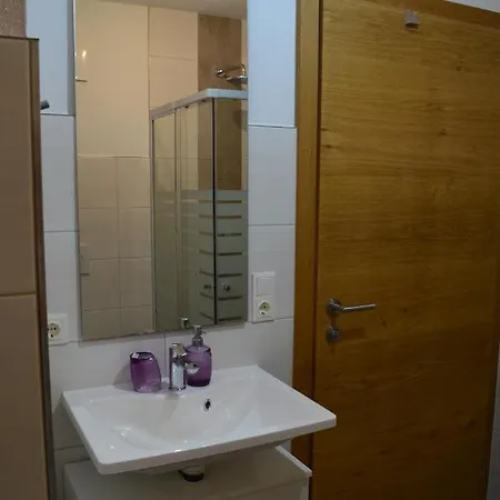 Klein & Fein Apartament *